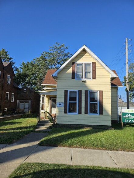 Primary Photo Of 817 Washington St, Michigan City Medical For Lease