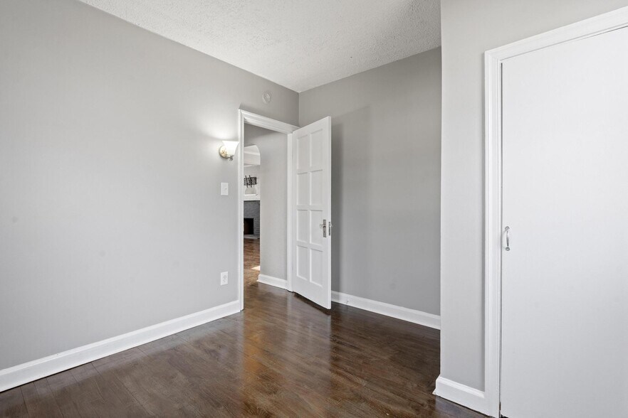 More Photos Of 1271 Harker St, Dayton Auto Repair For Sale