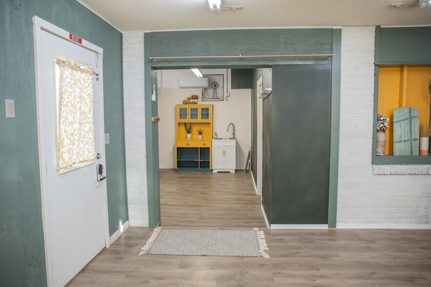 More Photos Of 113 Colorado ave, Stratton Office For Sale