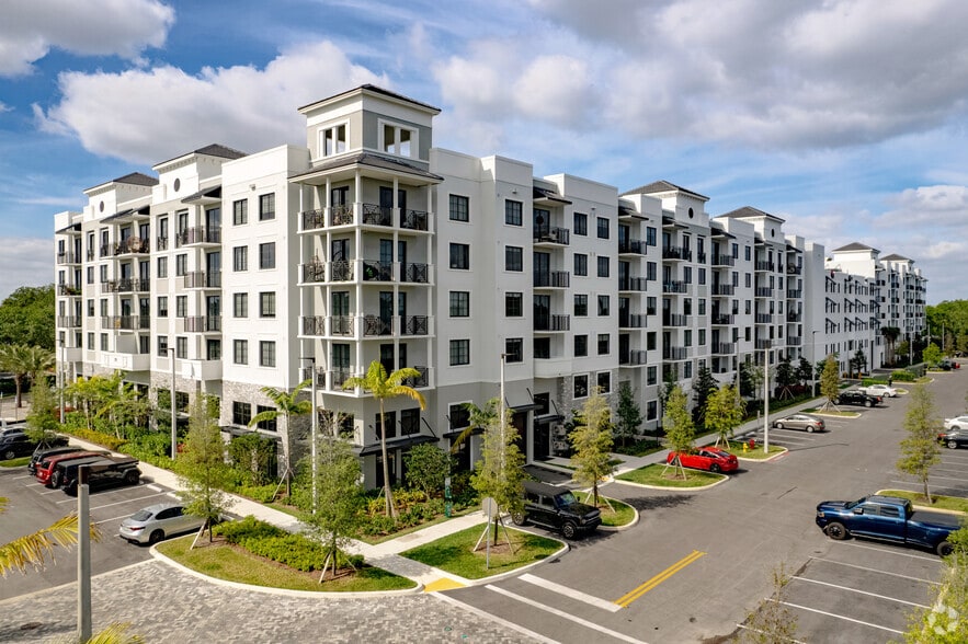 Primary Photo Of 1711 N University Dr, Plantation Coworking Space