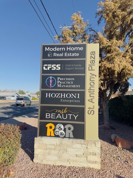 More Photos Of 101 S Main St, Cottonwood General Retail For Lease