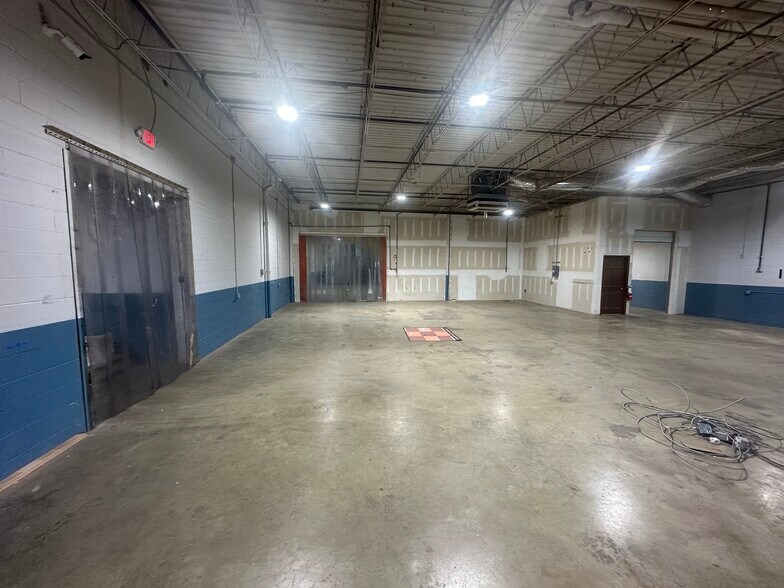 More Photos Of 1512 Nashville Hwy, Columbia Mixed Retail For Lease