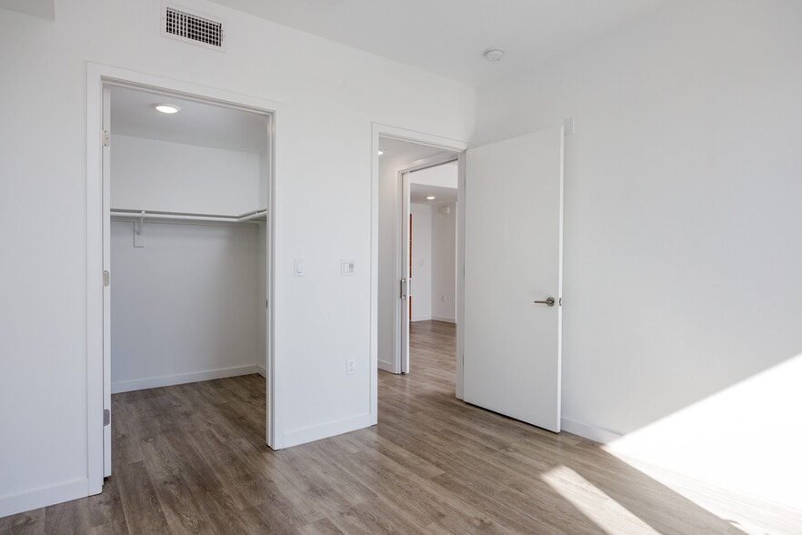 More Photos Of 12035 Wilshire Blvd, Los Angeles Apartments For Lease