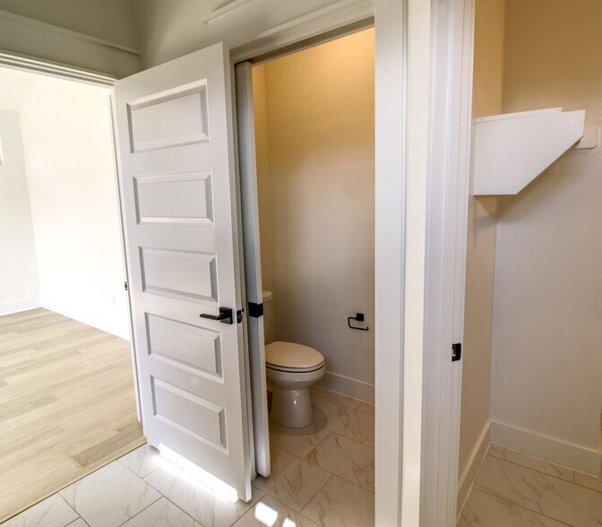 More Photos Of 2608 Bristol Dr, Austin Multifamily For Sale