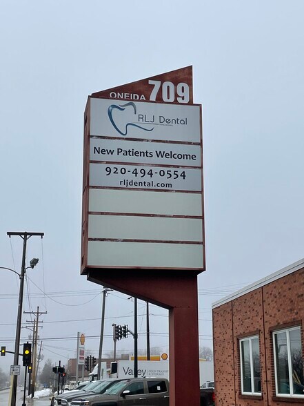 More Photos Of 709 S Oneida St, Green Bay Office For Lease