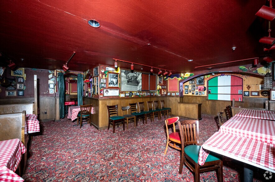 More Photos Of 6045 E 86th St, Indianapolis Restaurant For Lease