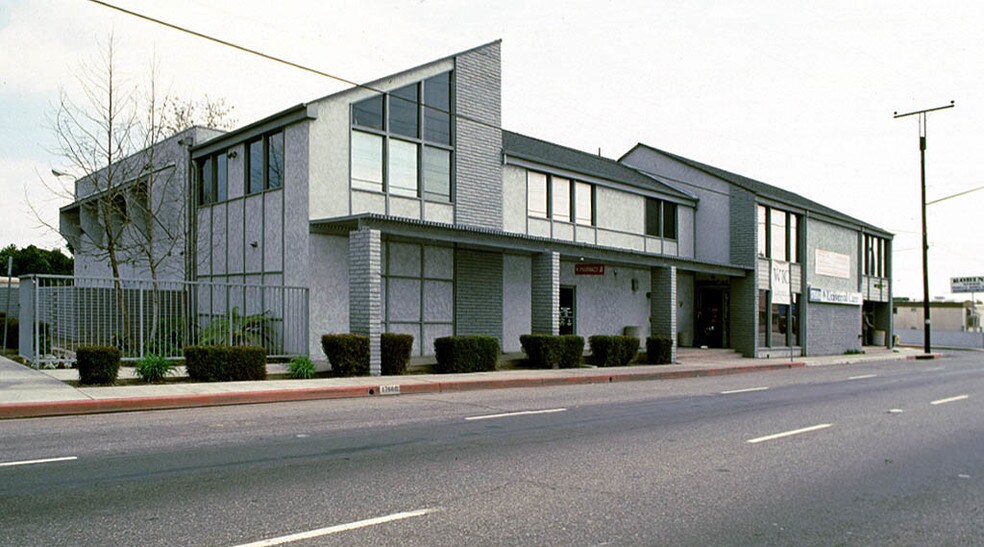 More Photos Of 17660 Lakewood Blvd, Bellflower Loft Creative Space For Lease