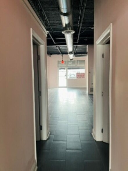 More Photos Of 2403 N Dixie Hwy, Wilton Manors Storefront Retail Office For Lease