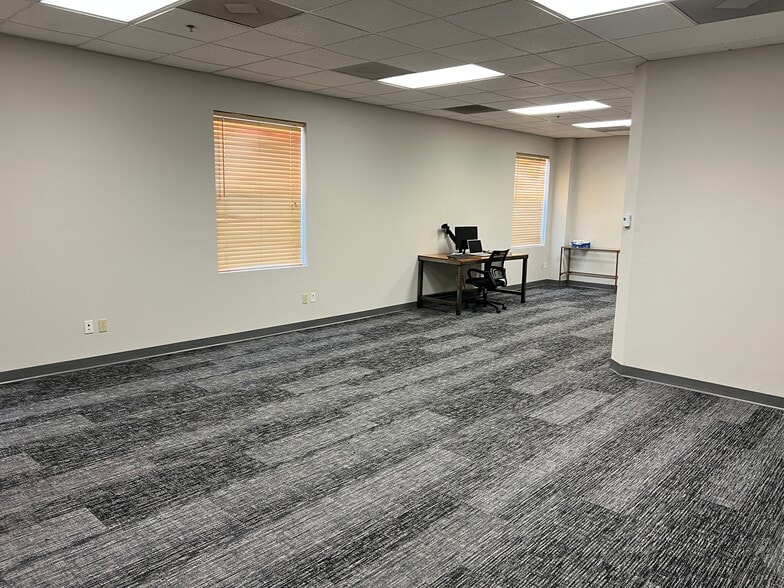 More Photos Of 1341 Distribution Way, Vista Distribution For Lease