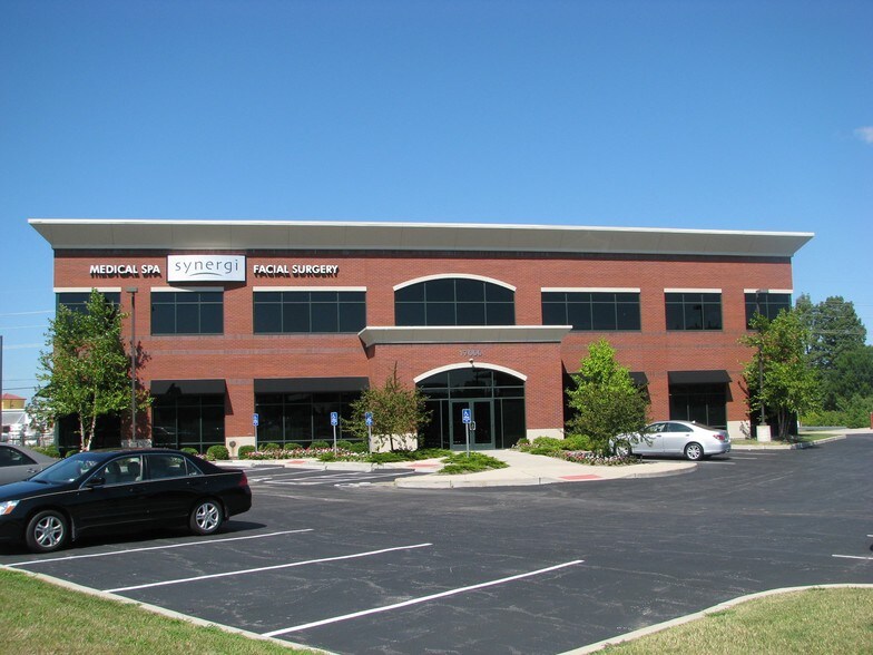 More Photos Of 17000 Baxter Rd, Chesterfield Medical For Lease