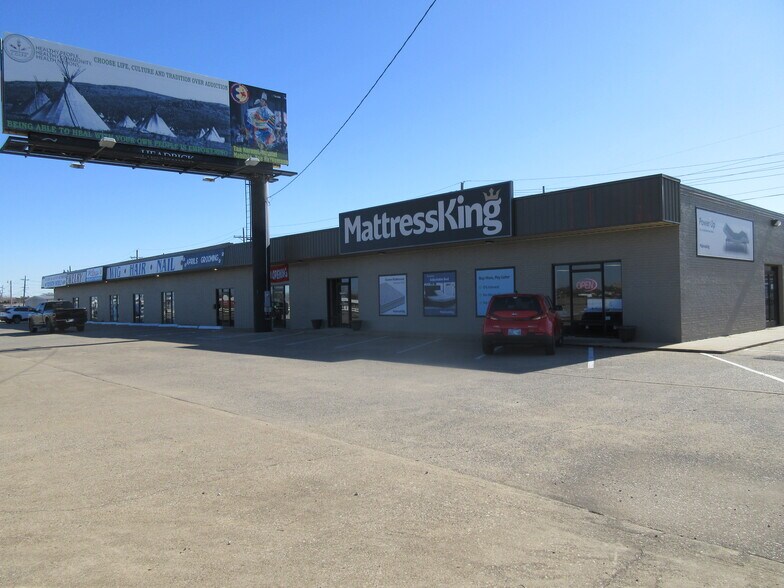 Primary Photo Of 2126 SW Lee Blvd, Lawton Storefront Retail Office For Sale