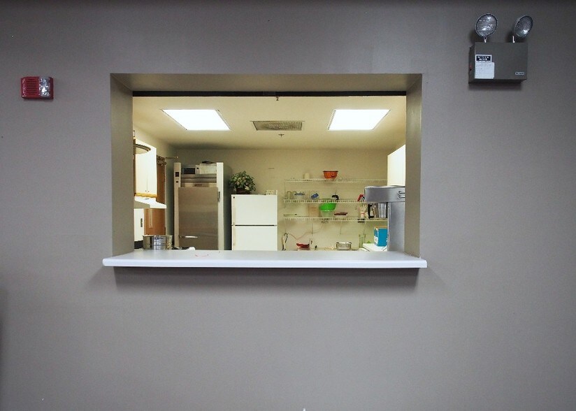 More Photos Of 329-331 S York Rd, Bensenville Daycare Center For Lease