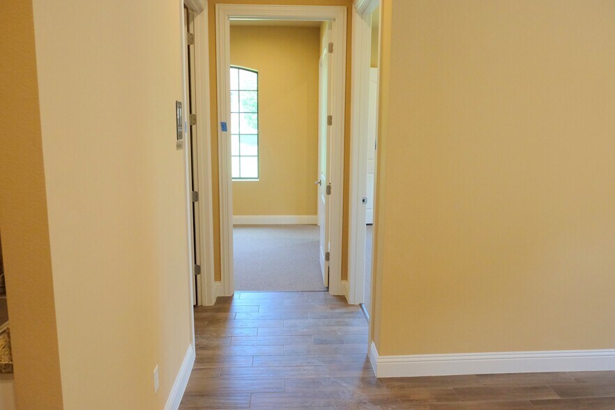 More Photos Of 318 W FM 544, Murphy Medical For Sale