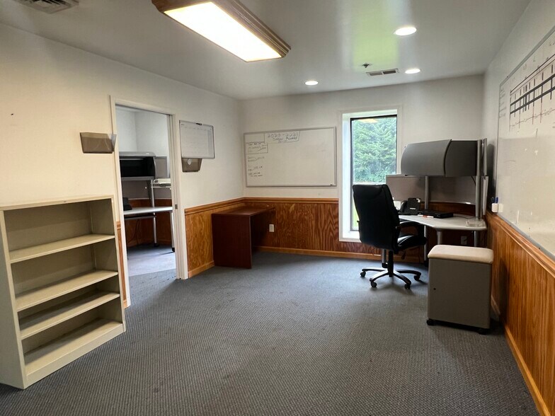 More Photos Of 463 Industry Rd, Waynesboro Warehouse For Lease