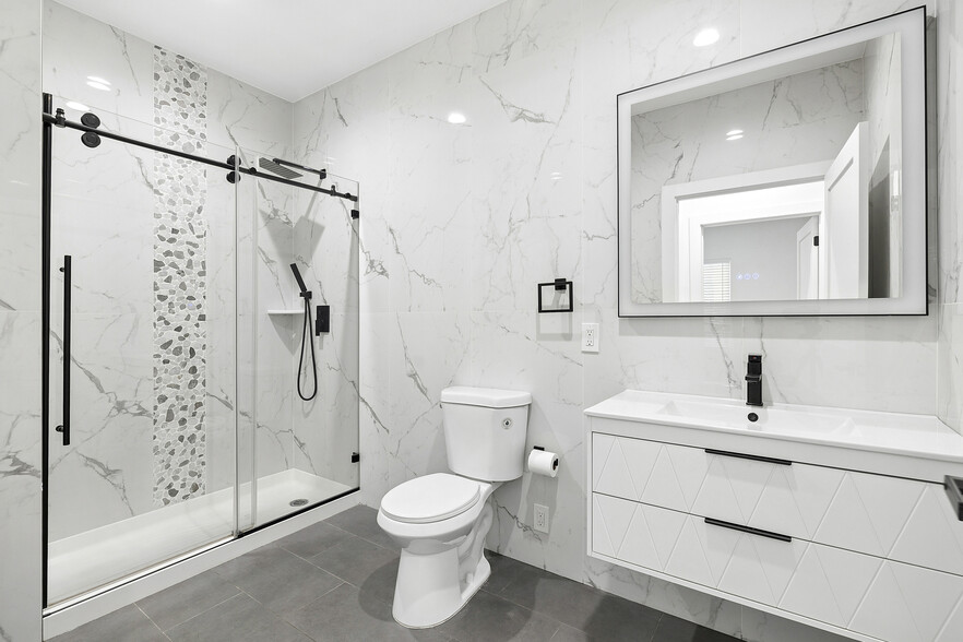 More Photos Of 533 Greenwich St, Hempstead Apartments For Sale