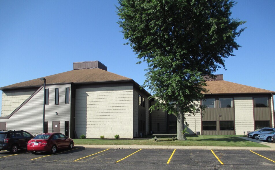 More Photos Of 3570 Executive Dr, Uniontown Medical For Lease
