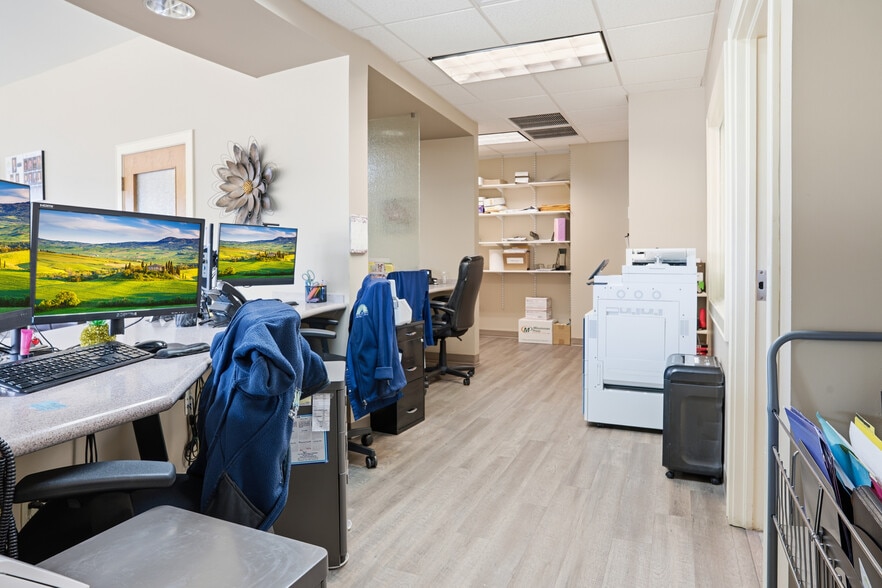 More Photos Of 1729 Lakeland Hills Blvd, Lakeland Medical For Sale