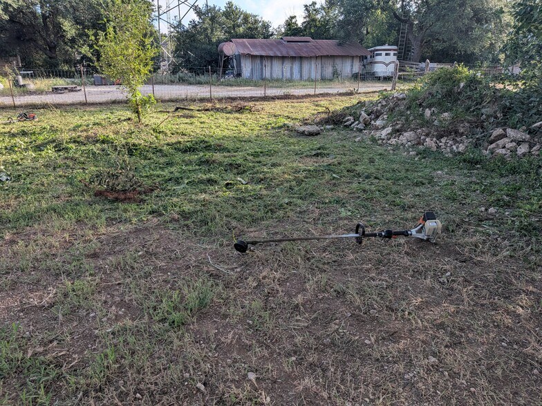 More Photos Of 2110 W Hwy 290, Dripping Springs General Retail For Lease