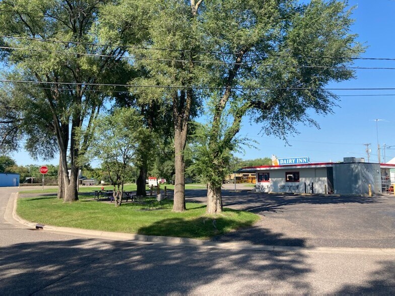 More Photos Of 1401 N Highway 20, Cannon Falls Fast Food For Sale