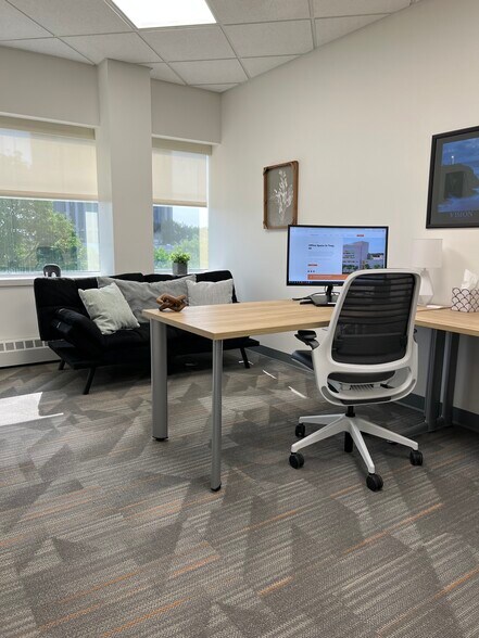 More Photos Of 801-803 W Big Beaver Rd, Troy Office For Lease