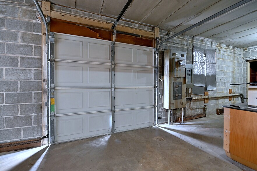 More Photos Of 2345 N Mannheim Rd, Melrose Park Freestanding For Sale