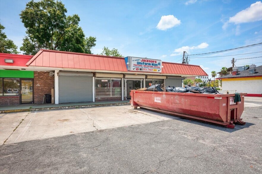 More Photos Of 20 E 9th St, Jacksonville Freestanding For Sale