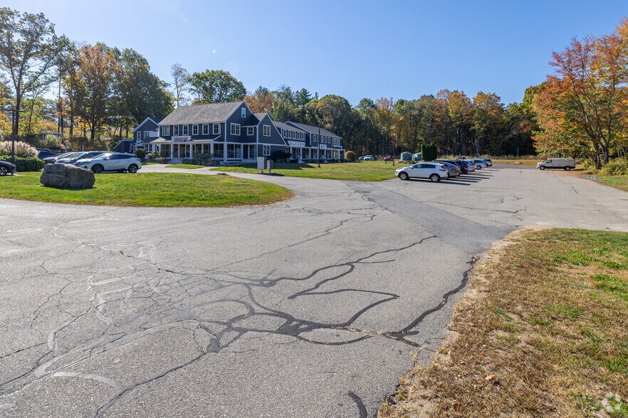 More Photos Of 626 Main St, Bolton Freestanding For Lease