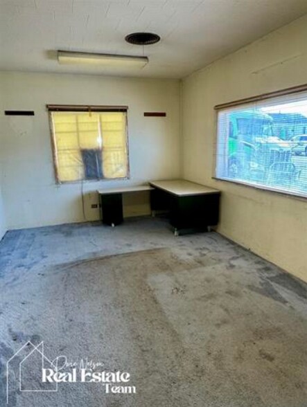 More Photos Of 515 N Lennox St, Casper Industrial For Sale