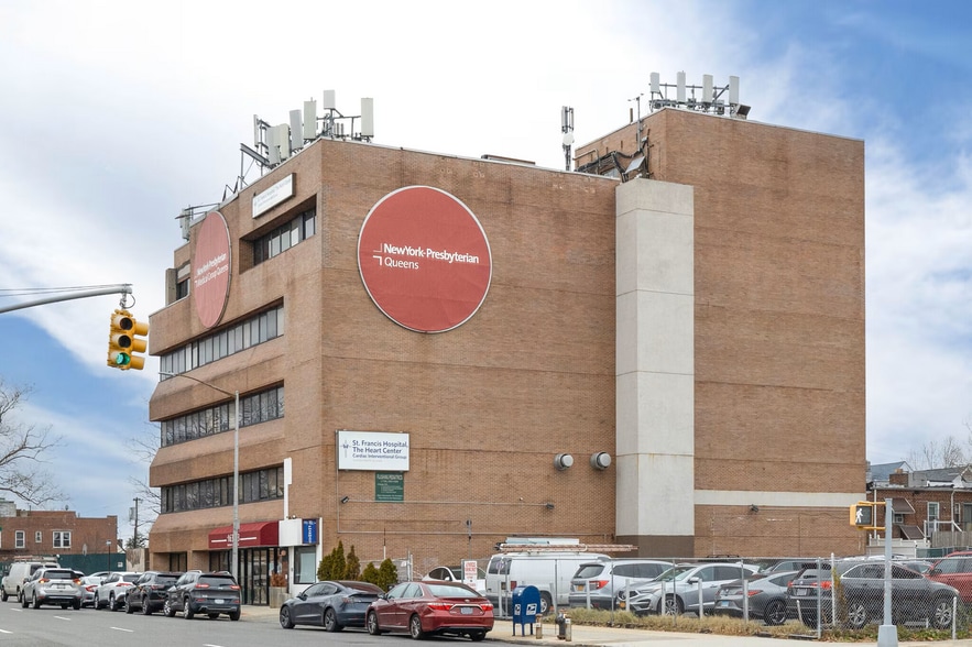 More Photos Of 163-03 Horace Harding Expy, Fresh Mdws, Fresh Meadows Office For Sale