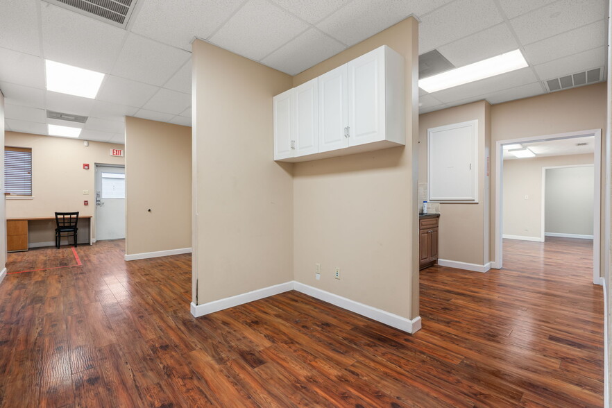 More Photos Of 2200 Sciaaca Rd, Spring Office For Sale