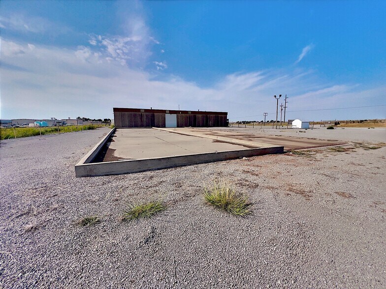 More Photos Of 1717 S 28th St, Clinton Distribution For Lease