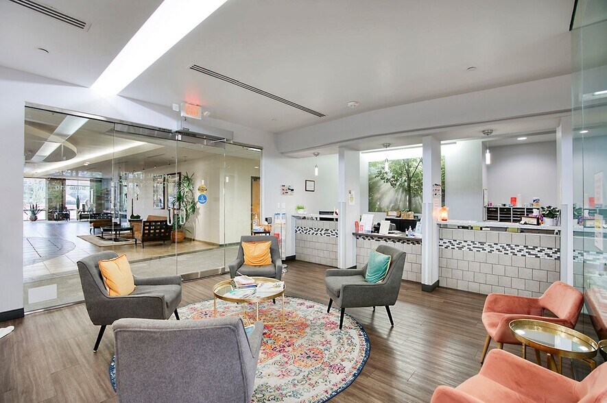 More Photos Of 8765 E Bell Rd, Scottsdale Loft Creative Space For Lease