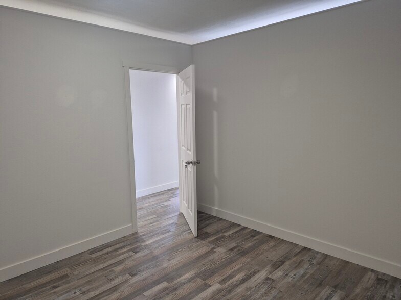 More Photos Of 1235 Cross St SE, Salem Freestanding For Lease