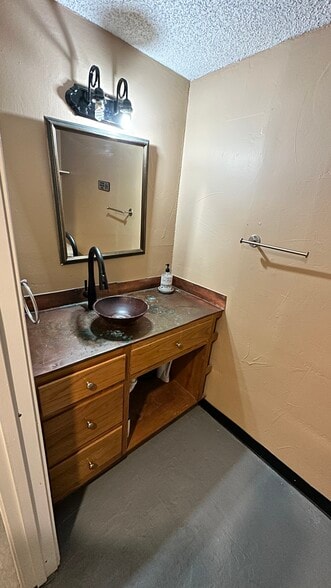 More Photos Of 4119 W FM 2147, Cottonwood Shores Storefront Retail Office For Lease
