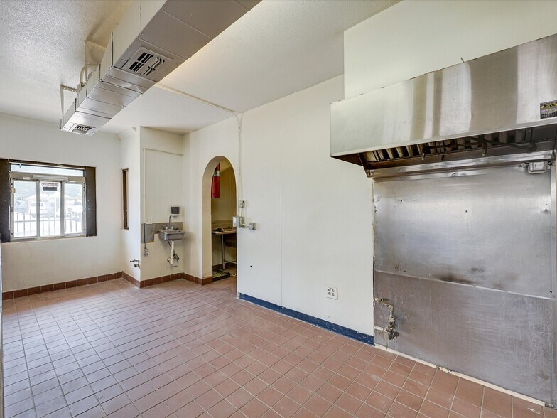 More Photos Of 1201 E Long Ave, Fort Worth General Retail For Sale