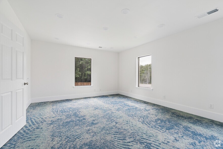 More Photos Of 1755 E Park Place Blvd, Stone Mountain Office For Sale