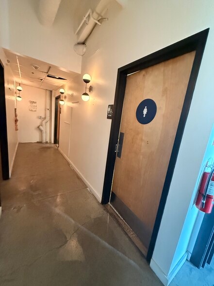 More Photos Of 600 S La Brea Ave, Los Angeles Storefront Retail Residential For Sale