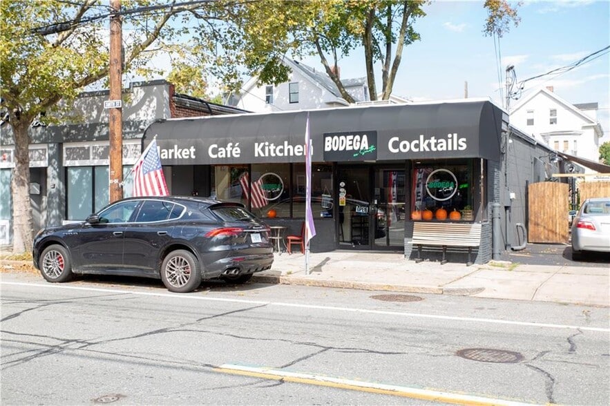 More Photos Of 371-373 Smith St, Providence Storefront For Sale
