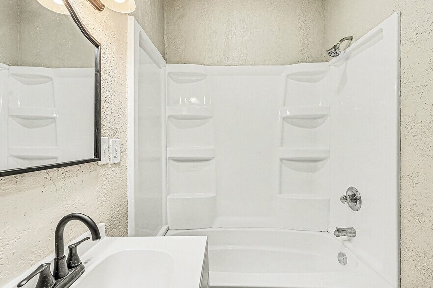 More Photos Of 1302 Faraon St, Saint Joseph Office For Sale