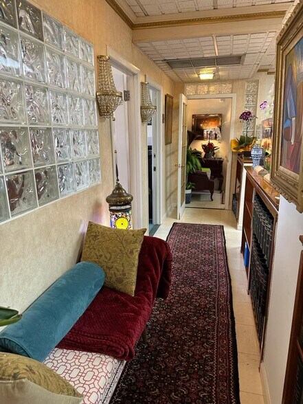 More Photos Of 420 S Dixie Hwy, Coral Gables Loft Creative Space For Sale