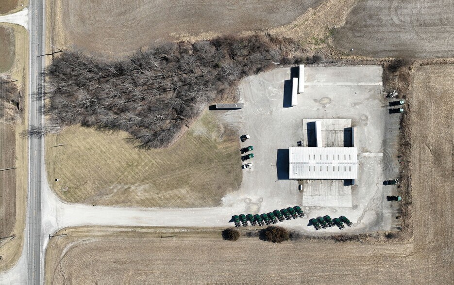More Photos Of 5601 IN-32, Crawfordsville Truck Terminal For Sale