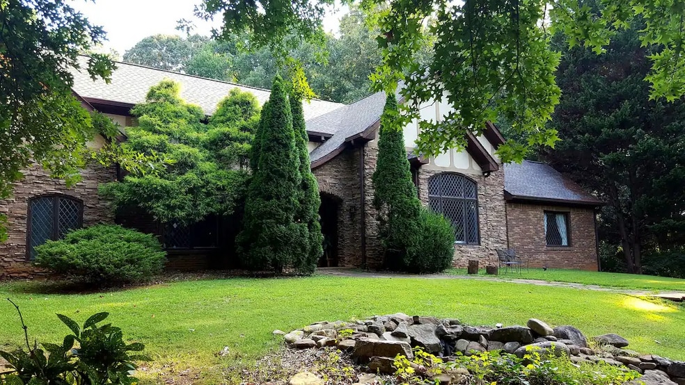 More Photos Of 3000 Cathedral Pl, Decatur Movie Radio TVStudio For Sale