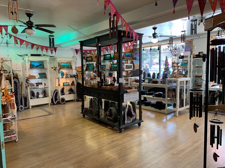 More Photos Of 130 W Gurley St, Prescott Storefront Retail Office For Lease