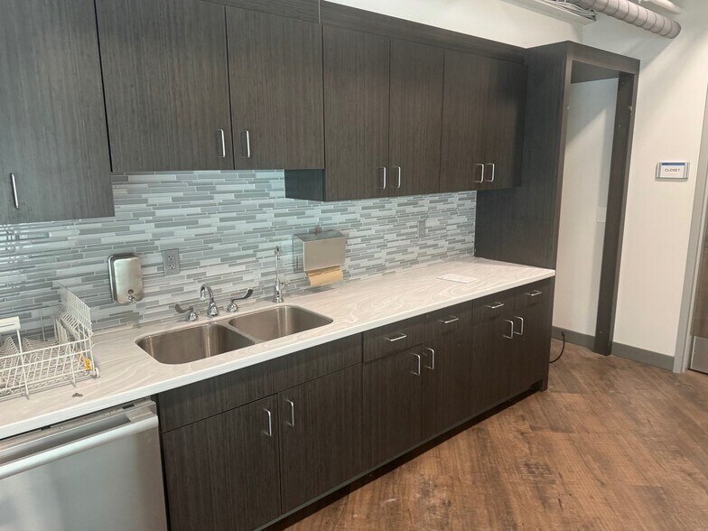 More Photos Of 101 N Queen St, Lancaster Apartments For Lease
