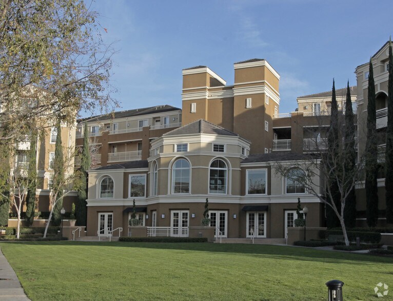 More Photos Of 31 E MacArthur Crescent Dr, Santa Ana Apartments For Lease