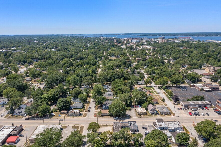 More Photos Of 1090 S Getty St, Muskegon Storefront For Sale