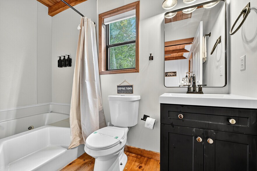 More Photos Of 77 Alpine Way, Blairsville Hotel For Sale