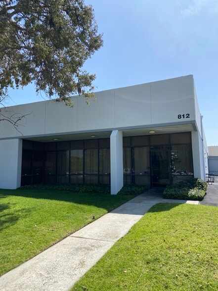 More Photos Of 812 W Southern Ave, Orange Manufacturing For Sale