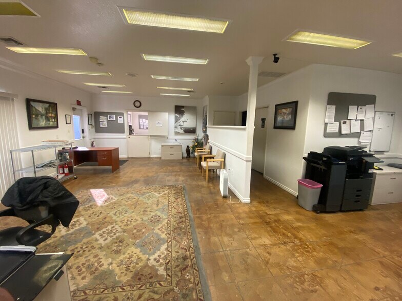 More Photos Of 4047 Ponderosa Way, Las Vegas Office For Sale