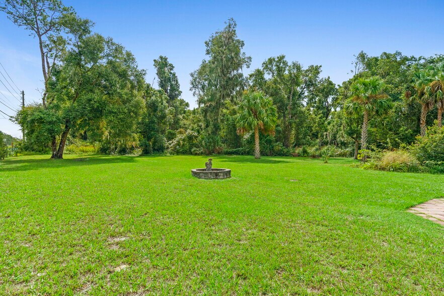 More Photos Of 4630 US Highway 17, De Leon Springs Restaurant For Sale